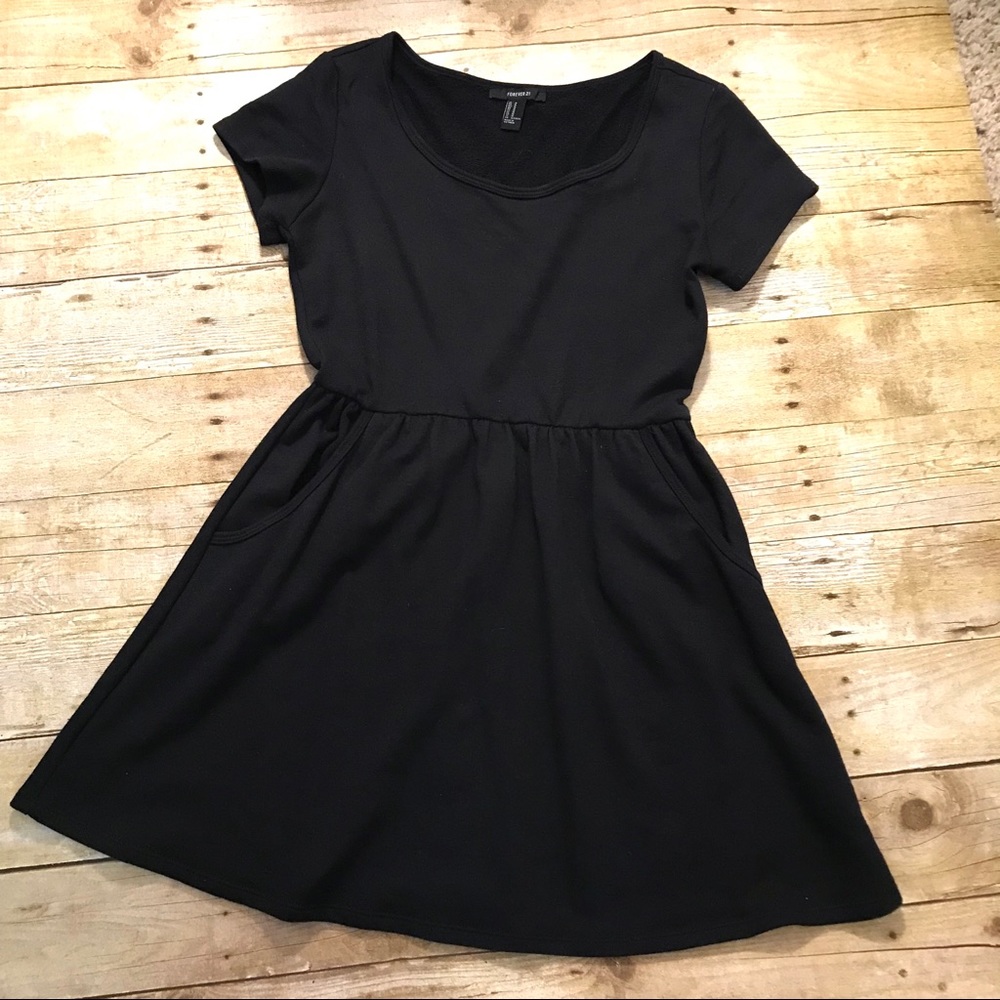 Forever 21 l Short Sleeve Dress Black with Pockets